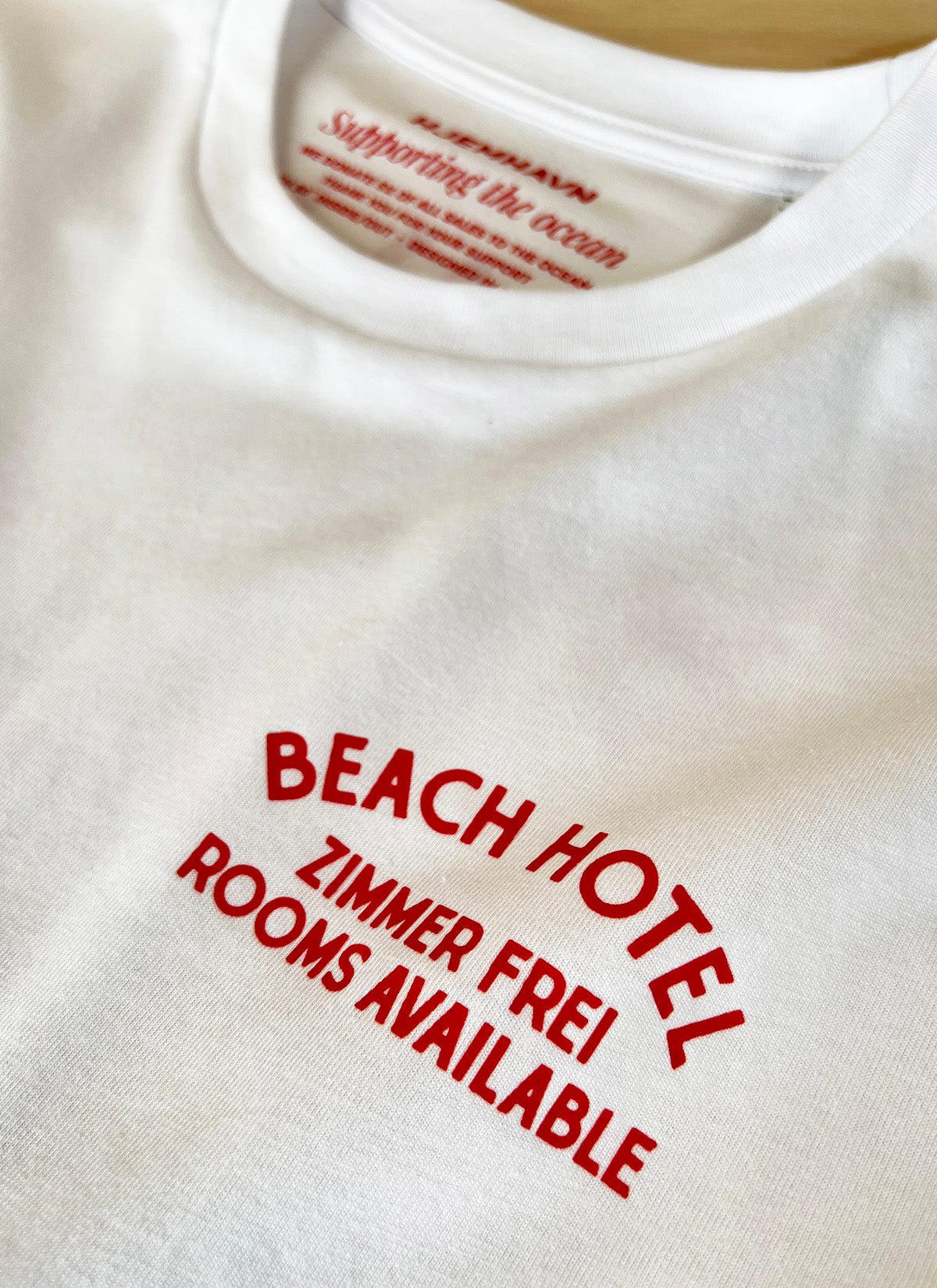 Tee "Beach Hotel" - Women