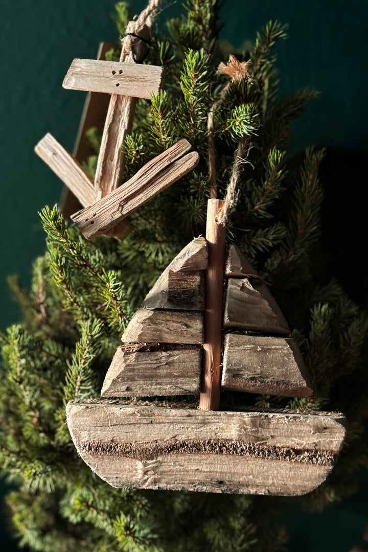 Treibholz "Anker“ und "Segelboot“