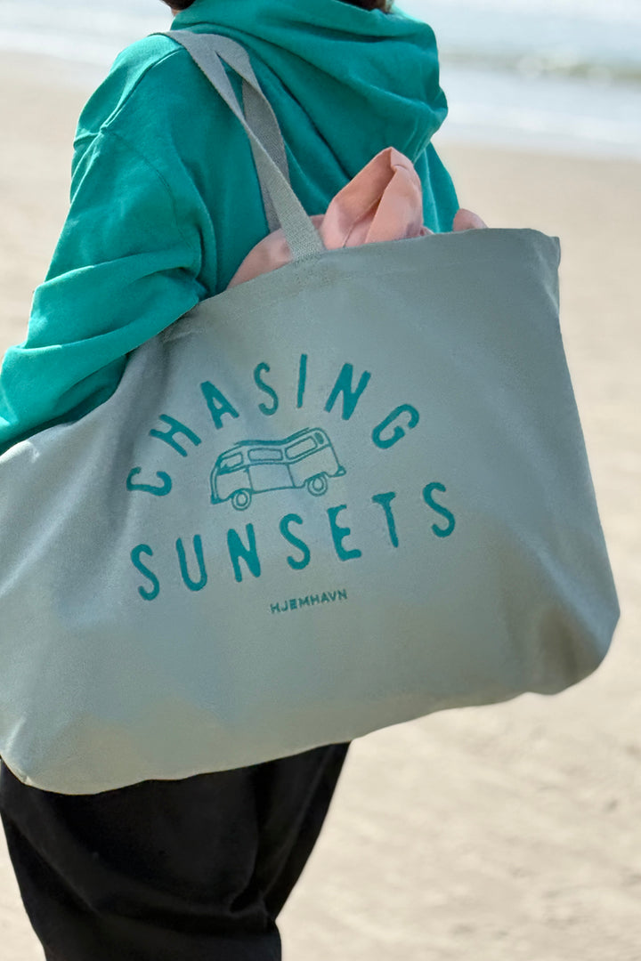 Beach bag "Chasing Sunsets"