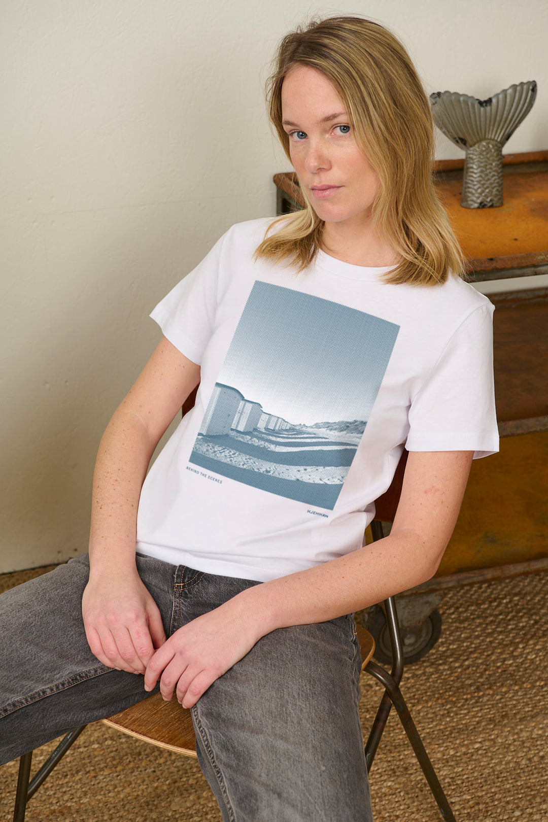 Tee "Behind the scenes"