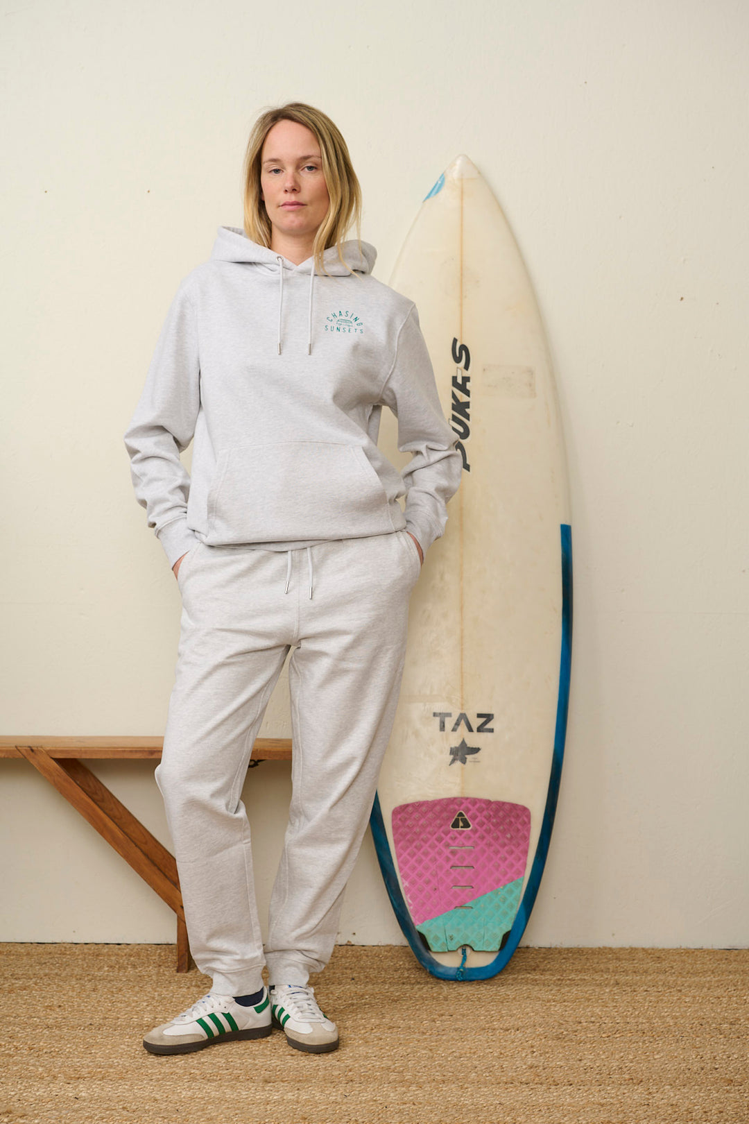 Hoodie "Chasing Sunsets"