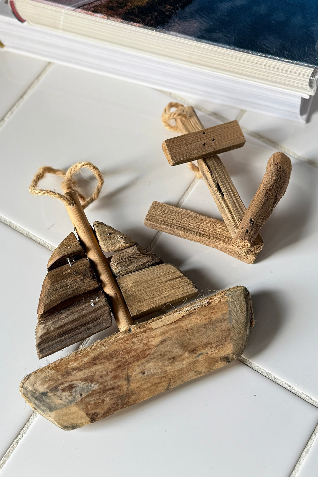 Treibholz "Anker“ und "Segelboot“