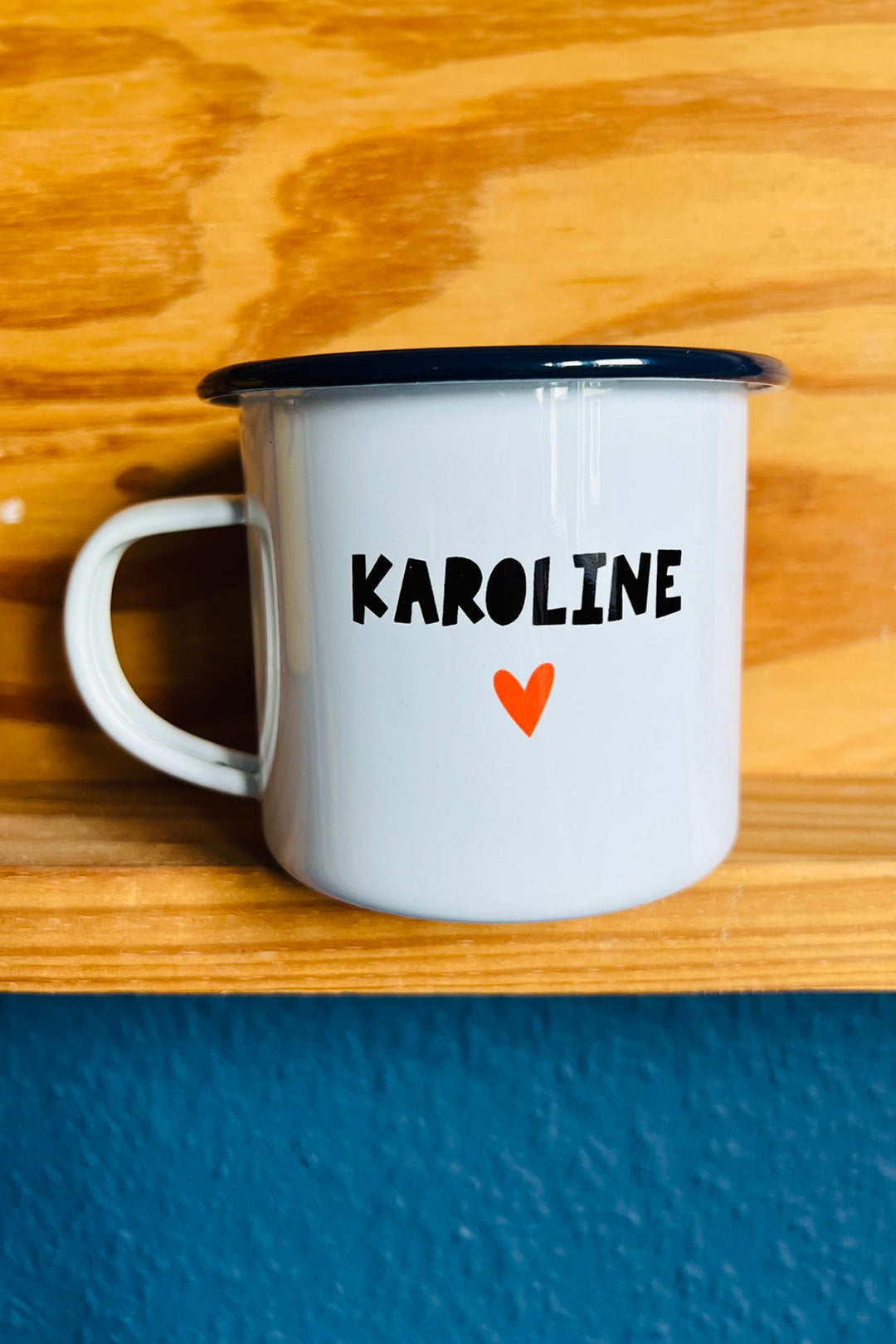 Emaille-Becher "Love" mit Wunschname 