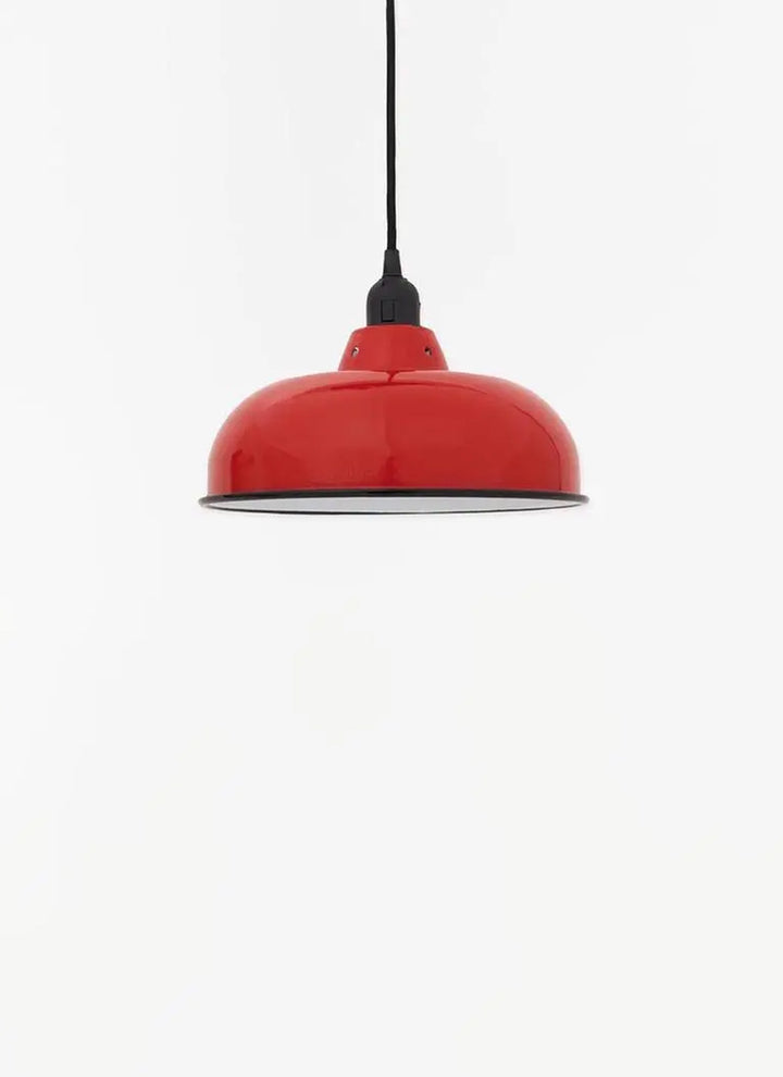 Enamelled metal lamp