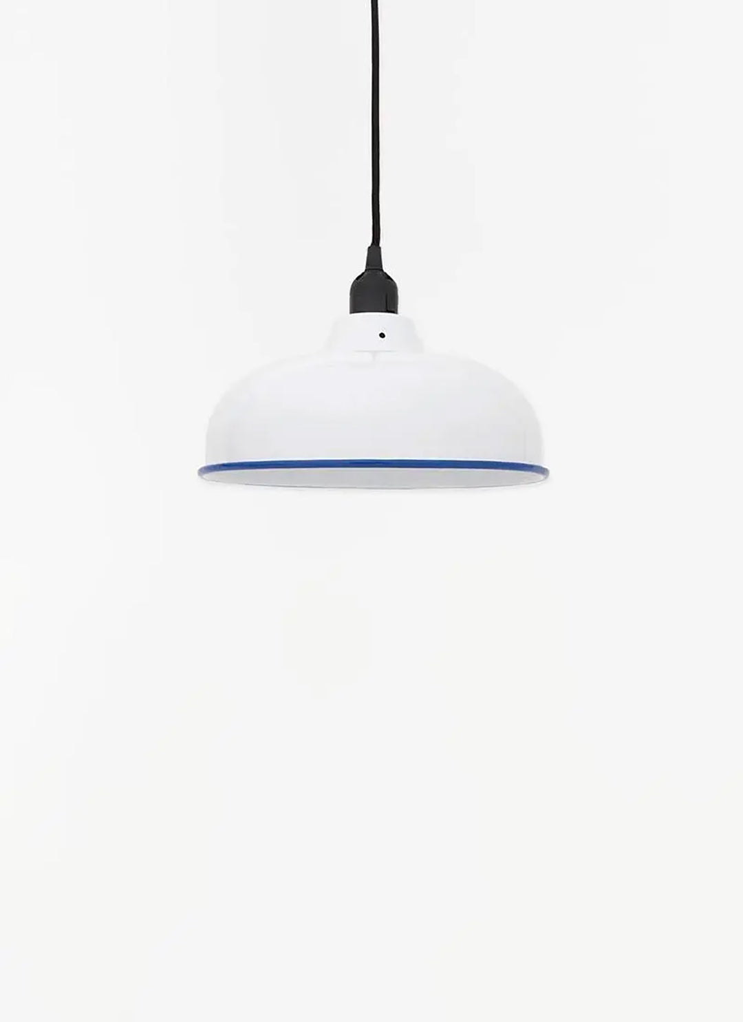 Enamelled metal lamp