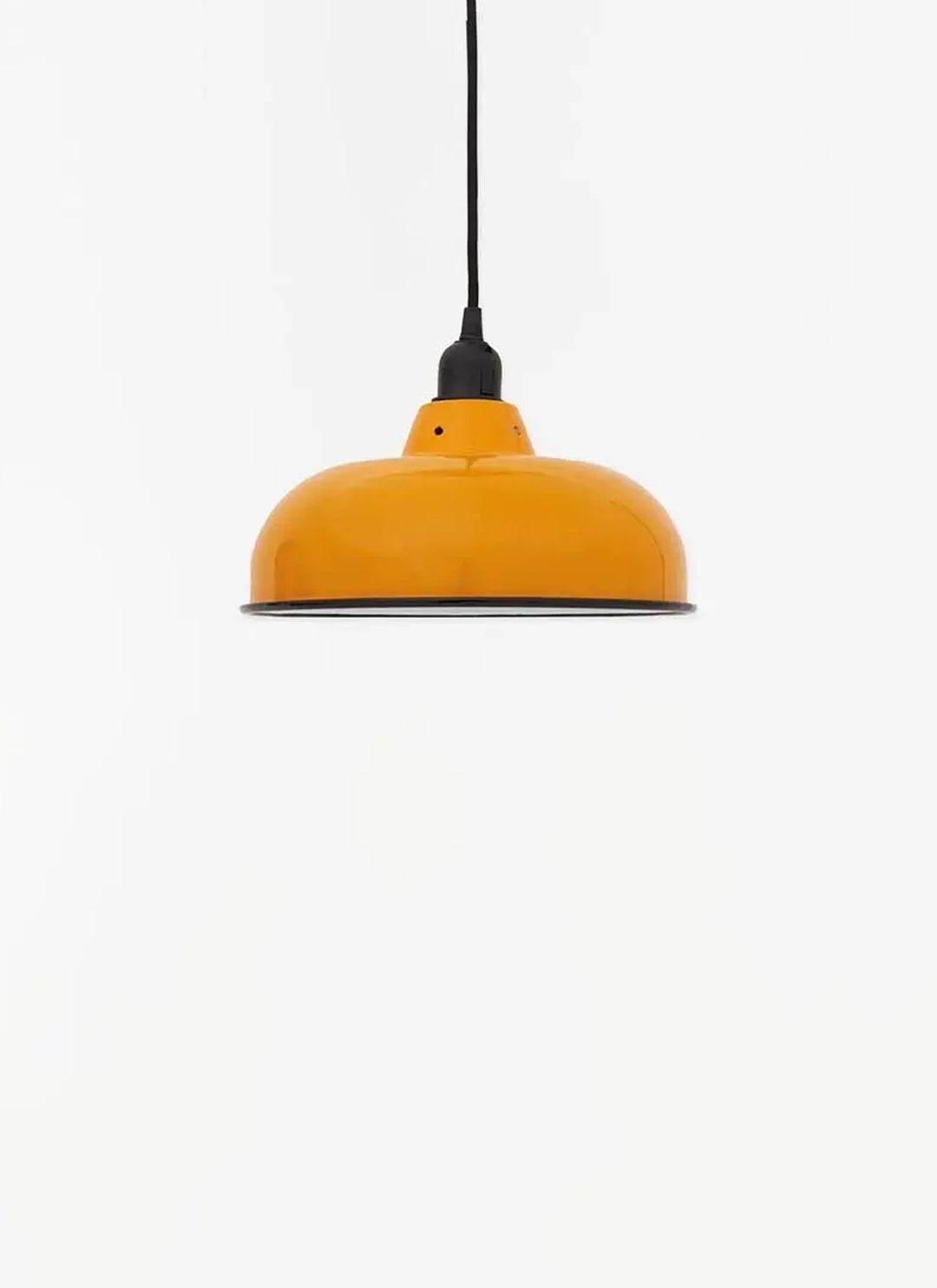 Enamelled metal lamp