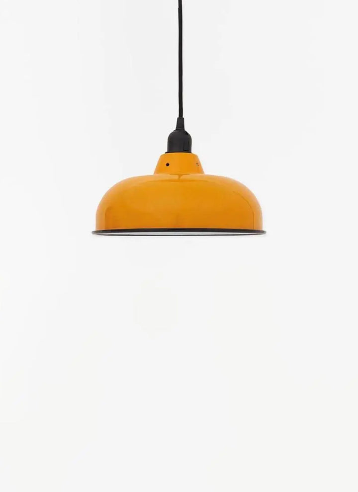 Enamelled metal lamp