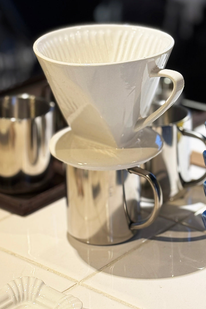 Porcelain coffee filter holder (size 4)