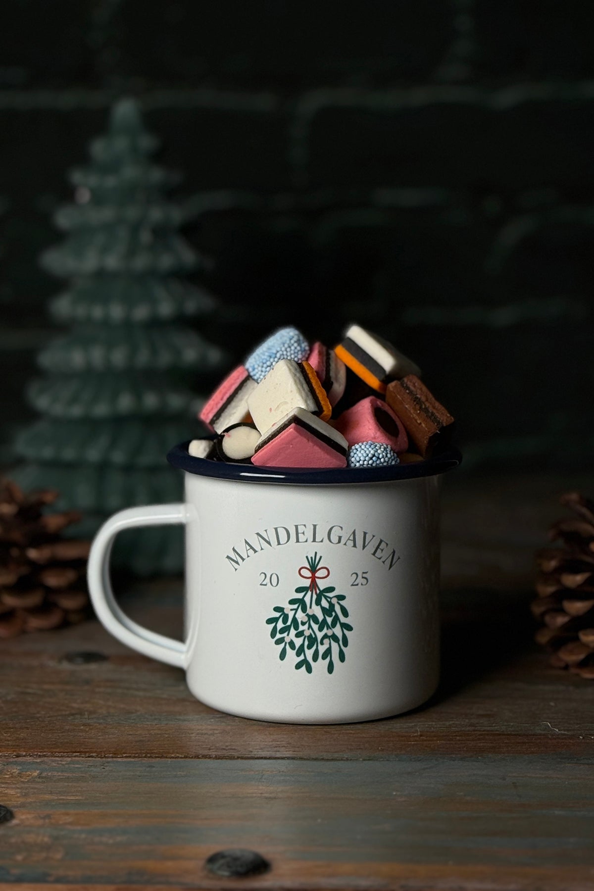 Emaljekrus "Mandelgaven 2025"