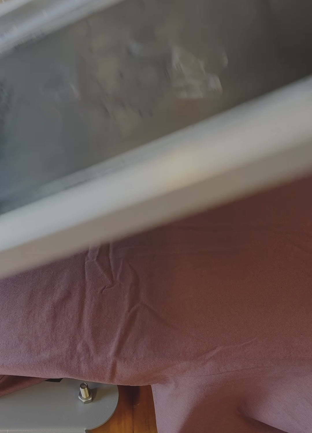 Heavy Weight Tee "Just Listen" - Smokey Mauve