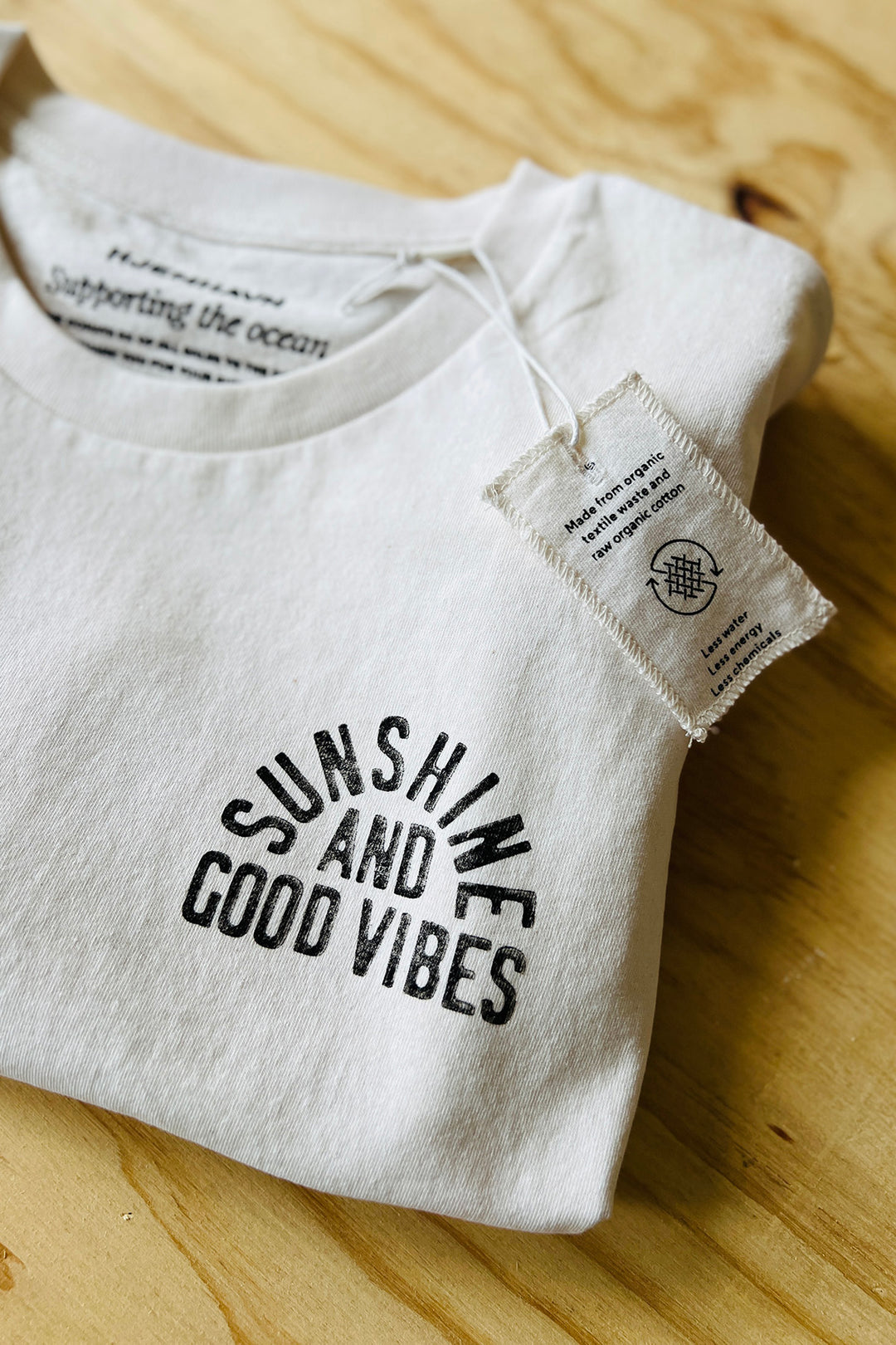 Tee "Sunshine and Good Vibes"
