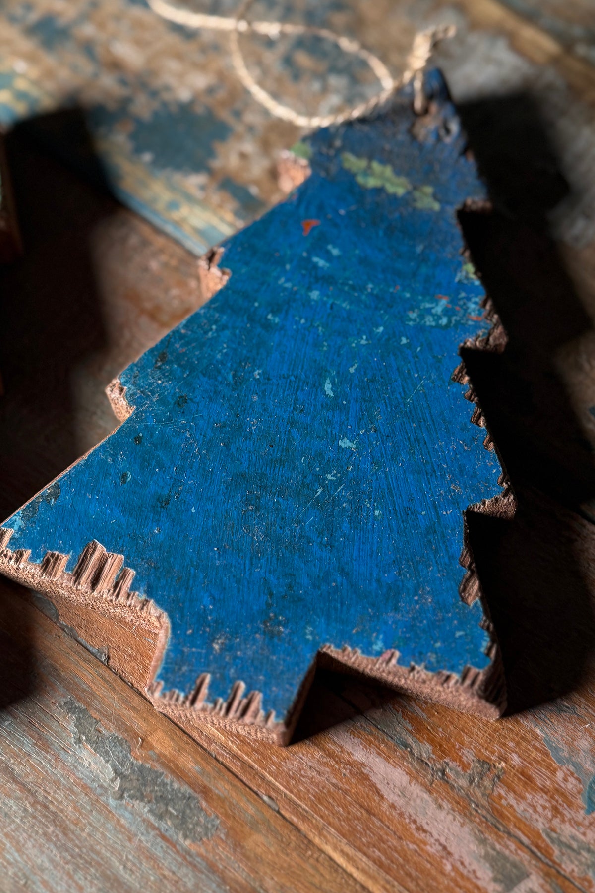 Juletræ af genbrugstræ