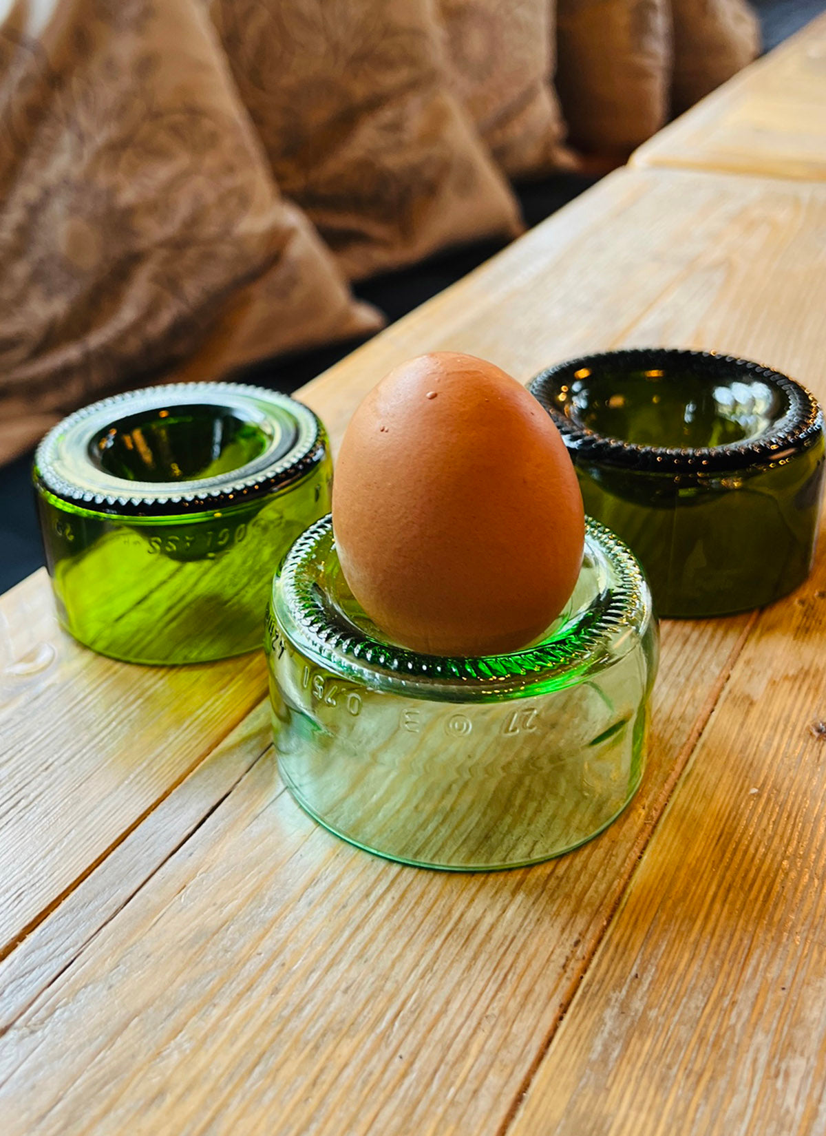 Eierbecher aus Weinflaschen - Upcycling