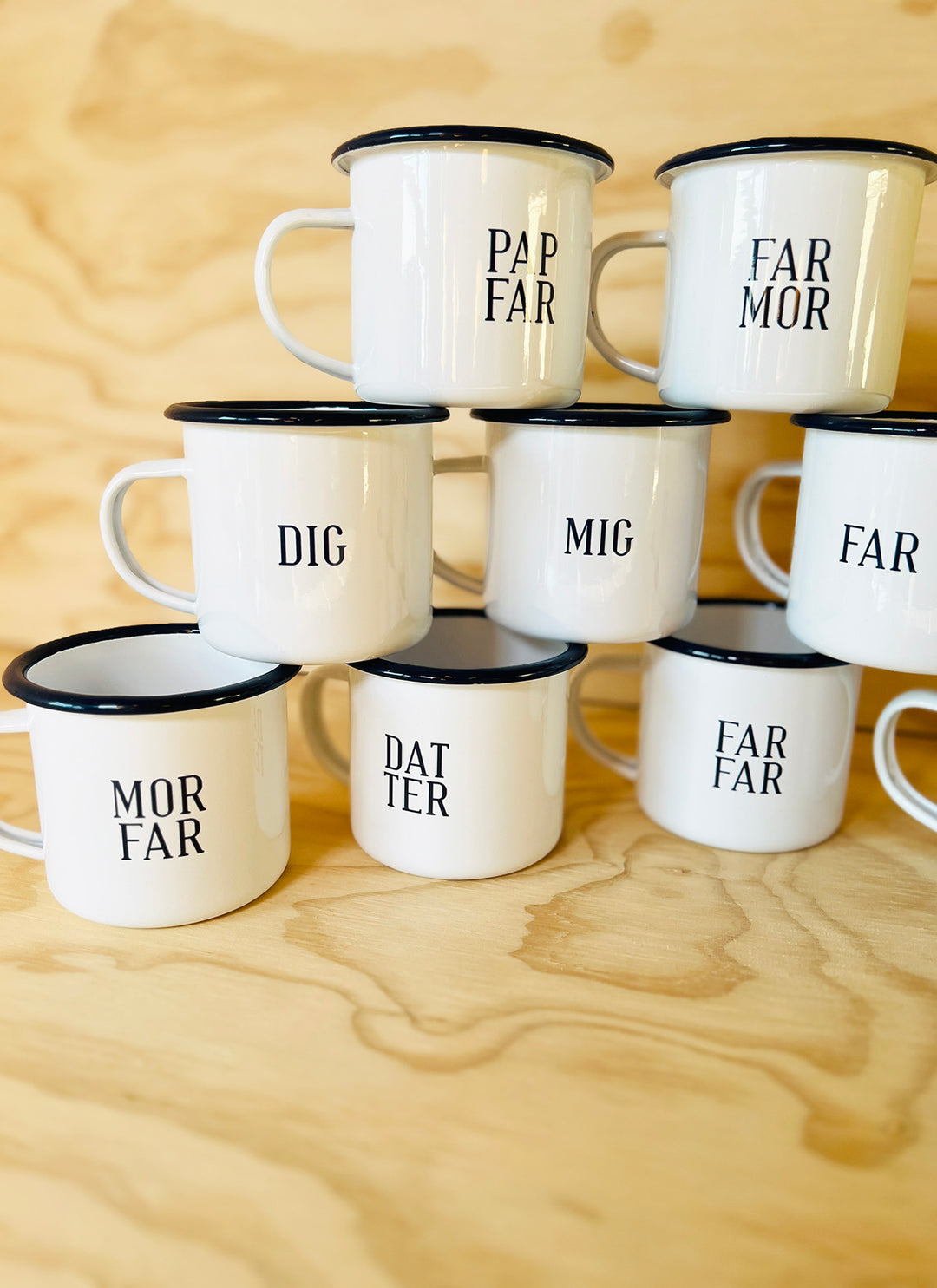 Emaille-becher "Famile" auf Dänisch