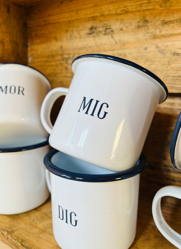 Emaille-becher "Famile" auf Dänisch