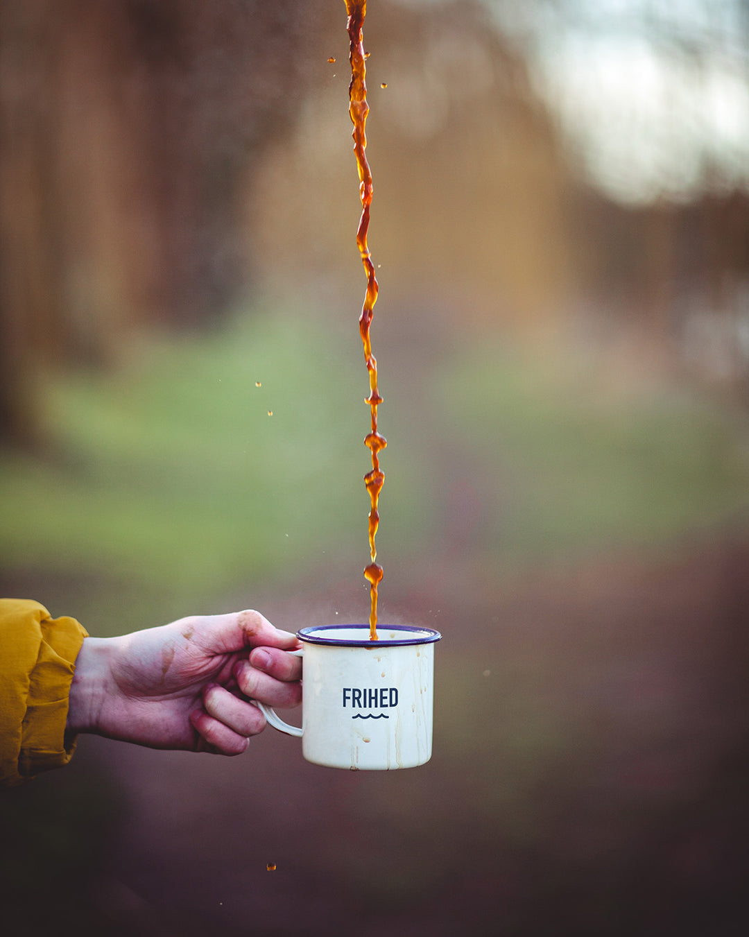 Emaljekrus med navn (Blå kant) - Hjemhavn Custom Krus 